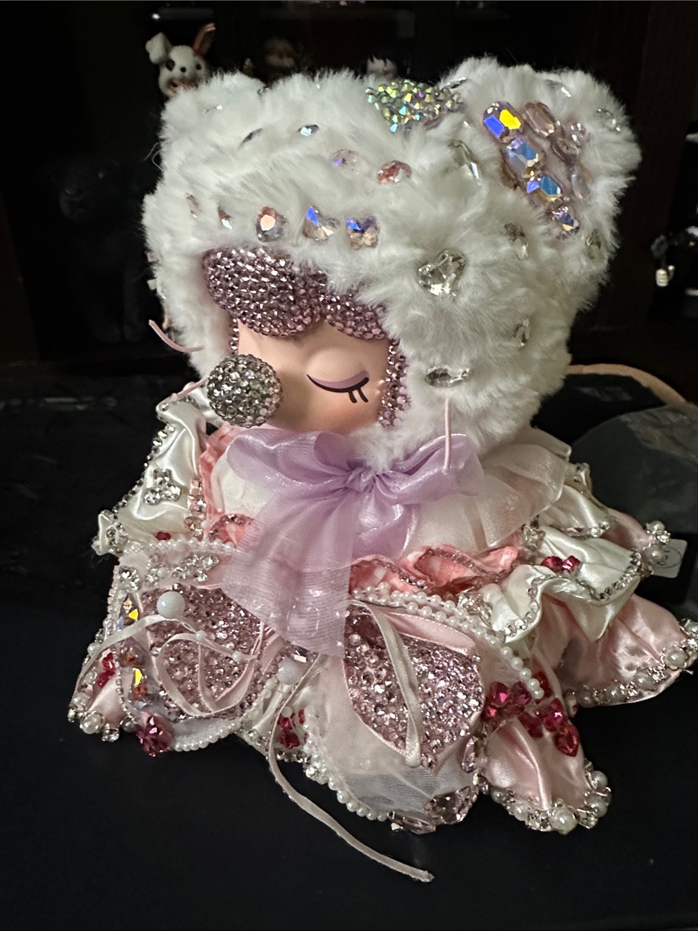 Nanci Tea time kitties “White Angel”